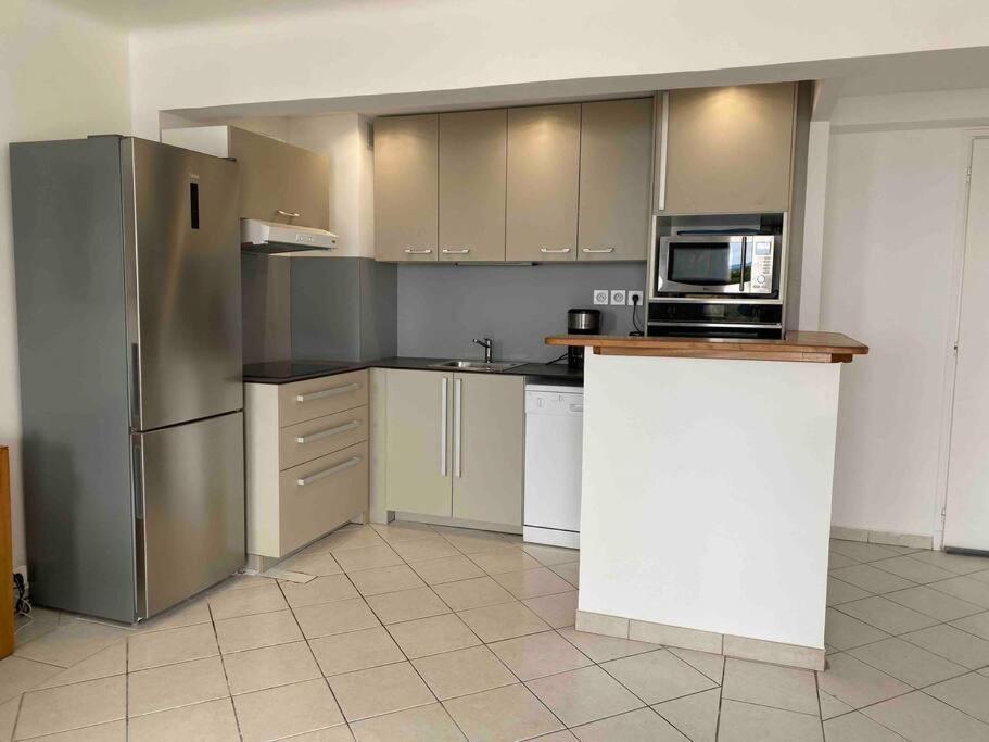 T3 Sur La Plage Vue Feerique Mer,Wifi, Parking Inclus , Clim La Ciotat Exterior foto