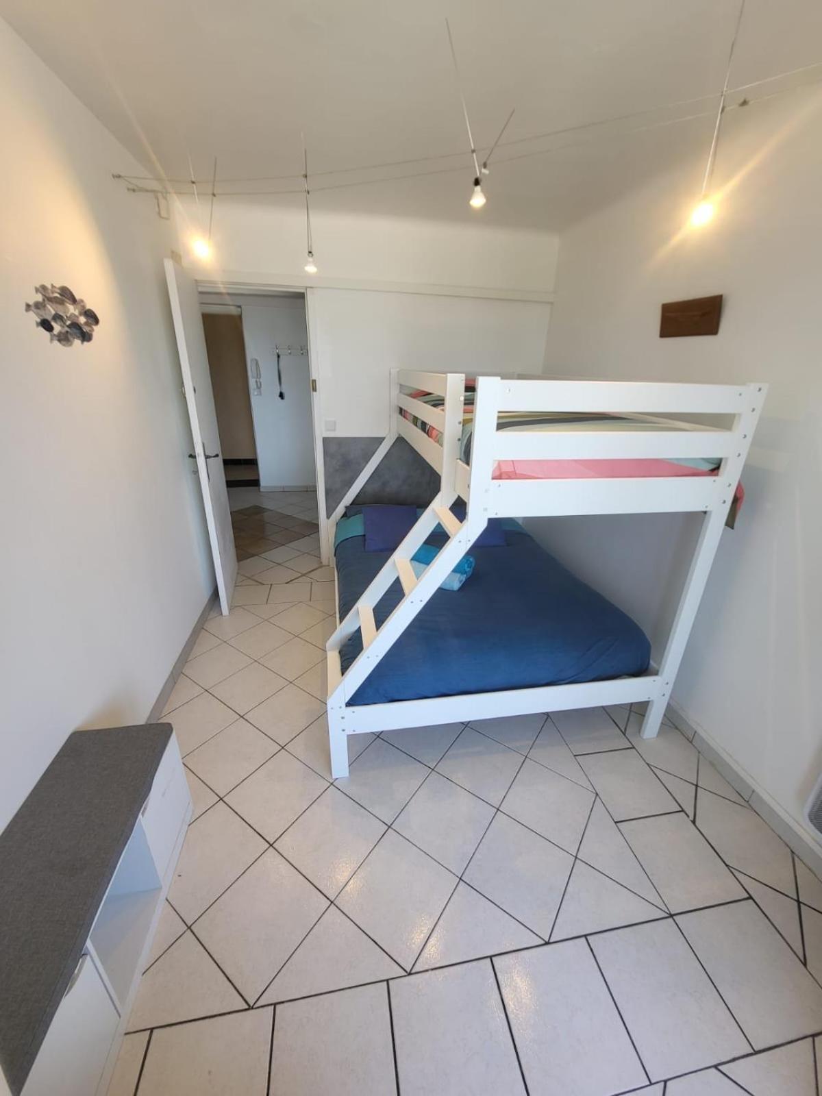 T3 Sur La Plage Vue Feerique Mer,Wifi, Parking Inclus , Clim La Ciotat Exterior foto
